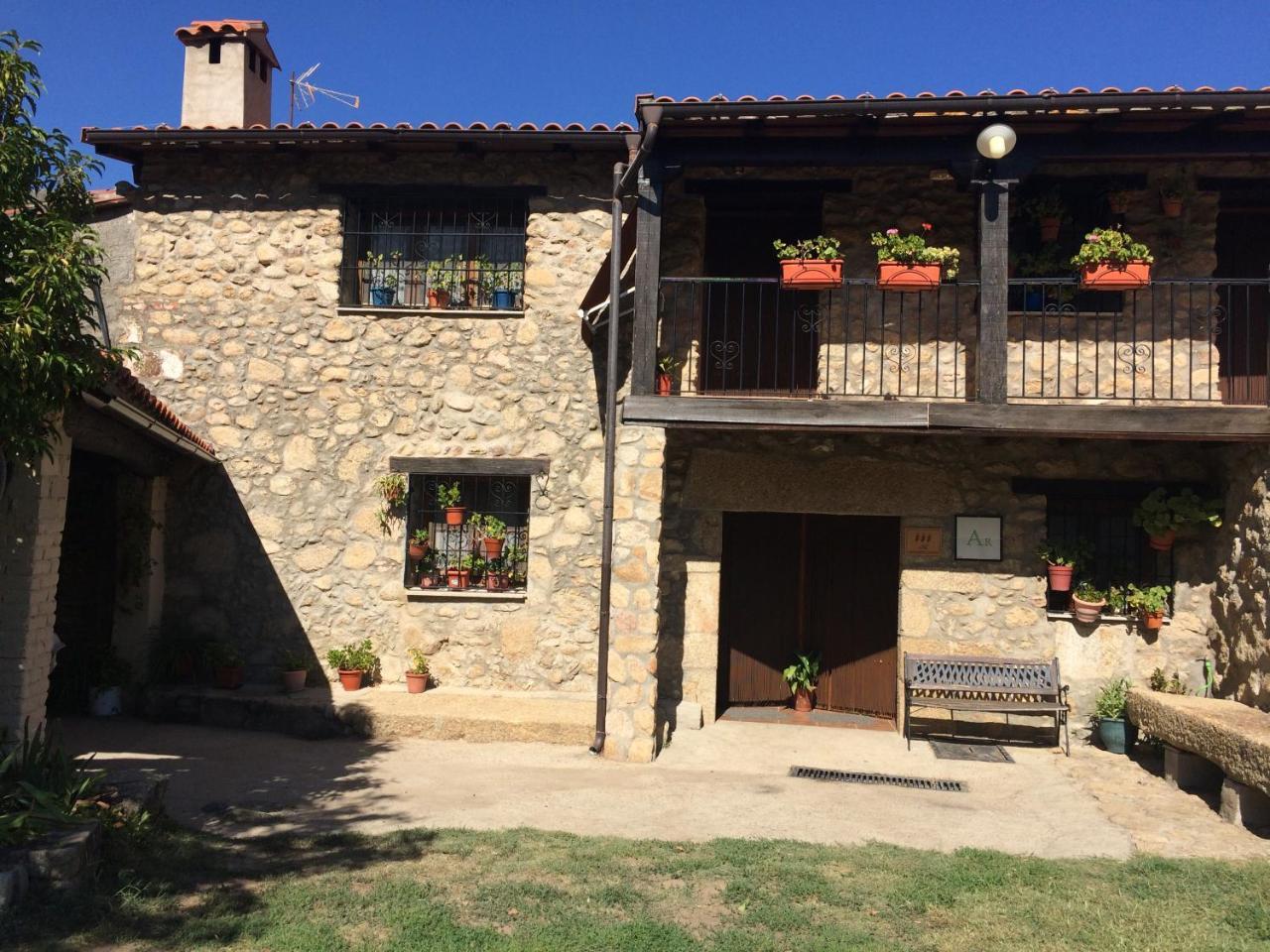 La Antigua Tahona Apartment Navaconcejo Luaran gambar